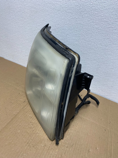 2002-2006 Cadillac Escalade Right Passenger Side Xenon HID Headlight Oem AB81271