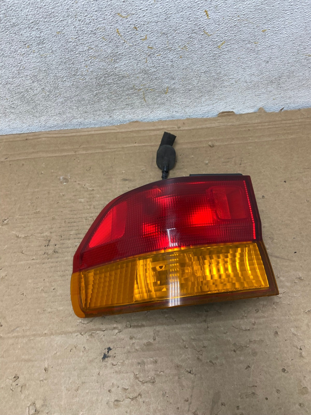 2002 2003 2004 Honda Odyssey Left Driver LH Side Tail Light AH8920 LK0