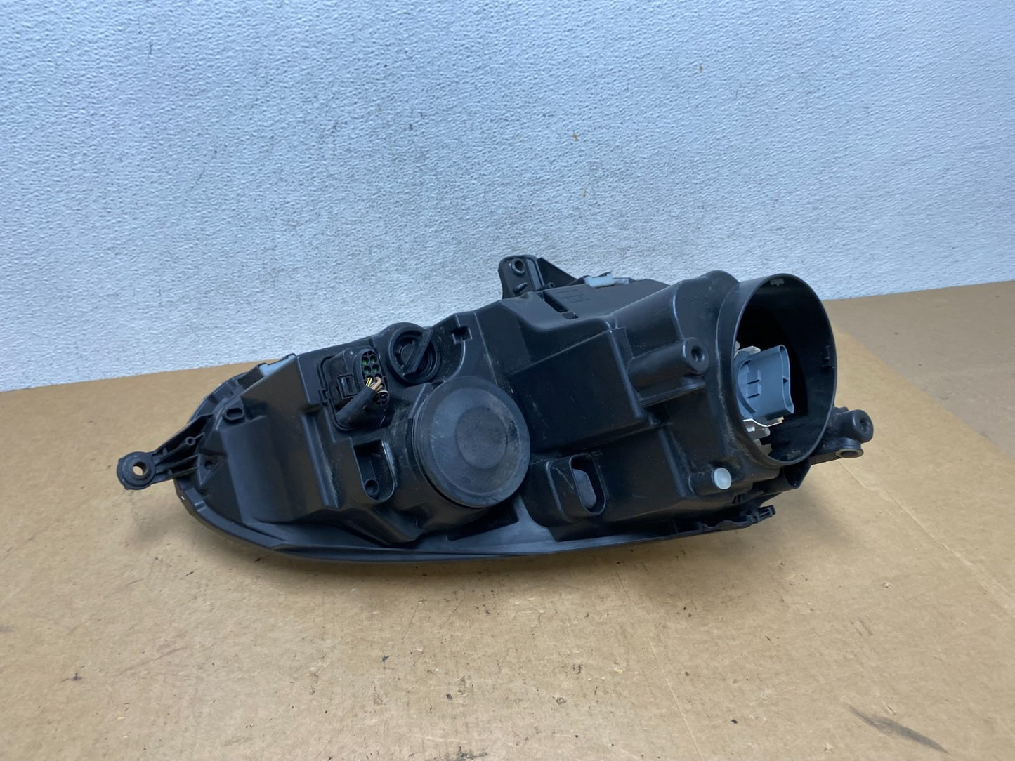 2005 to 2010 Volkswagen Jetta Left Driver LH Side Headlight Halogen AE3265 DW5