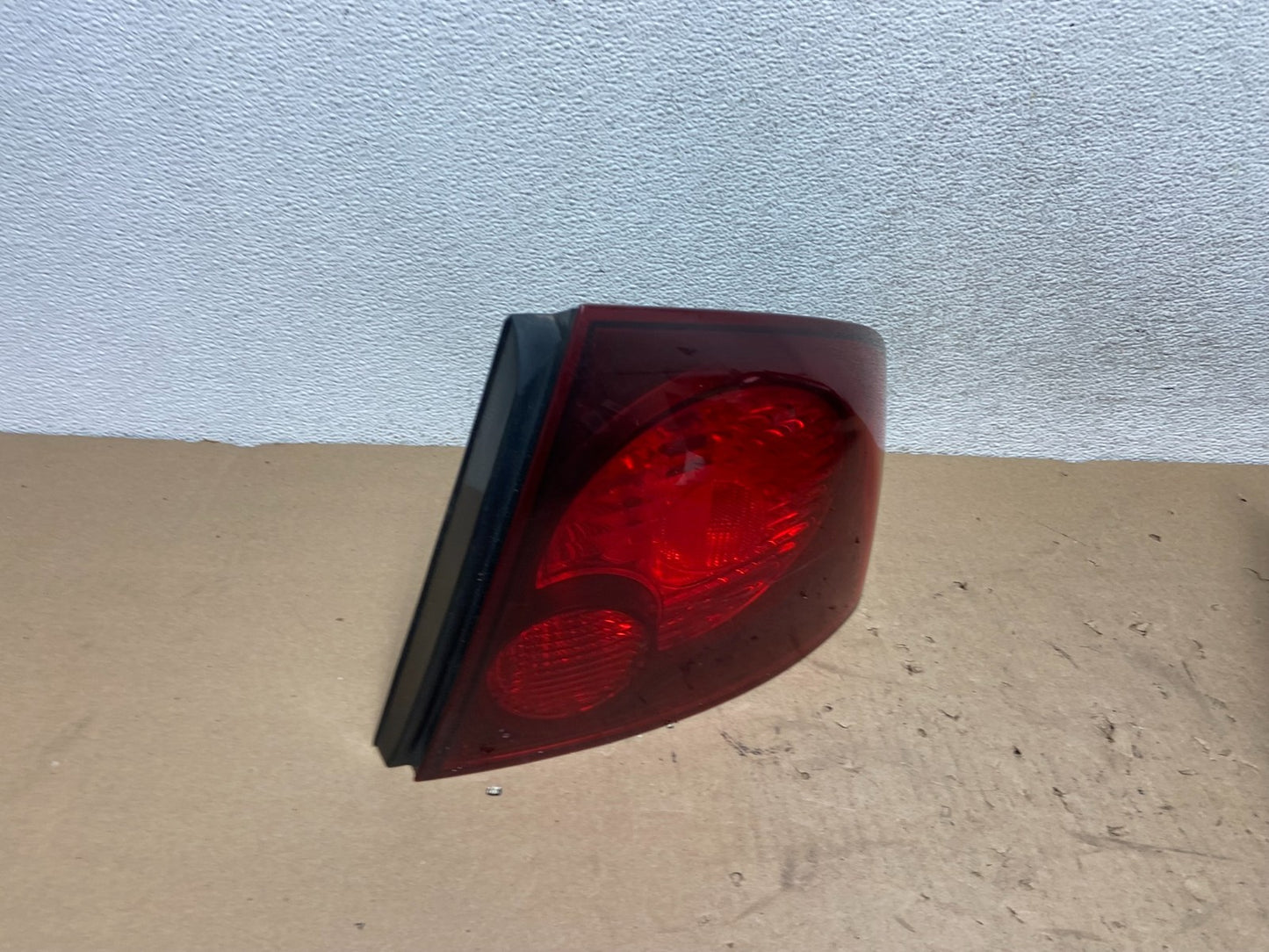 2004 - 2006 Nissan Sentra SE R SE-R SPEC Right Passenger Tail Light AG42592