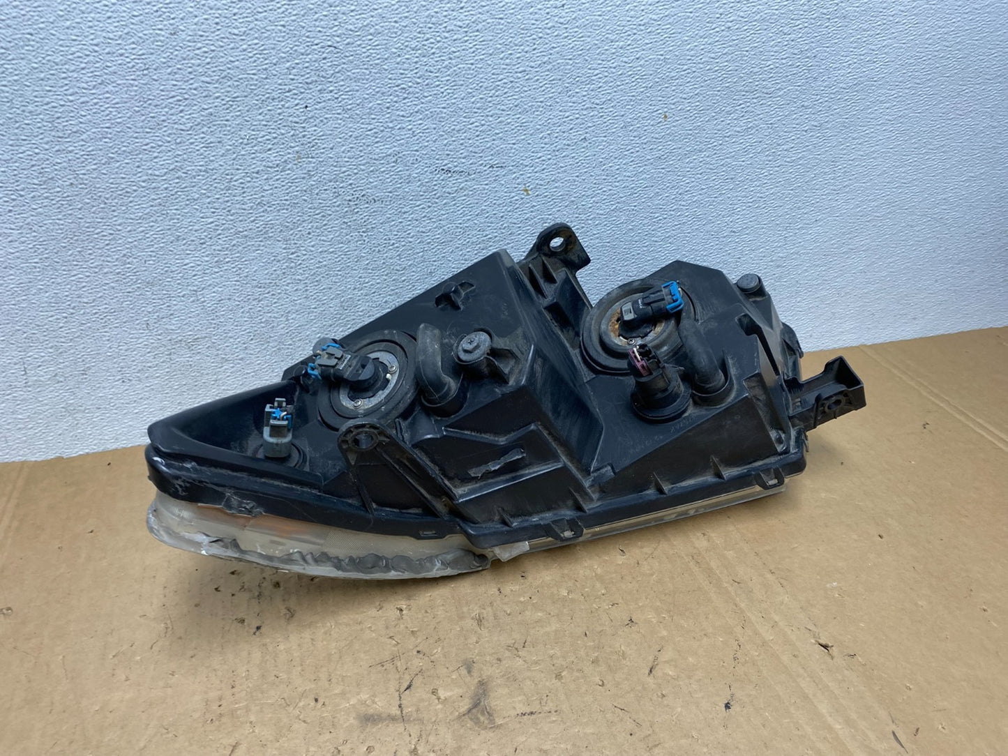 2009 to 2017 Dodge Journey Headlight Right Passenger Rh Halogen AD3234 DW7
