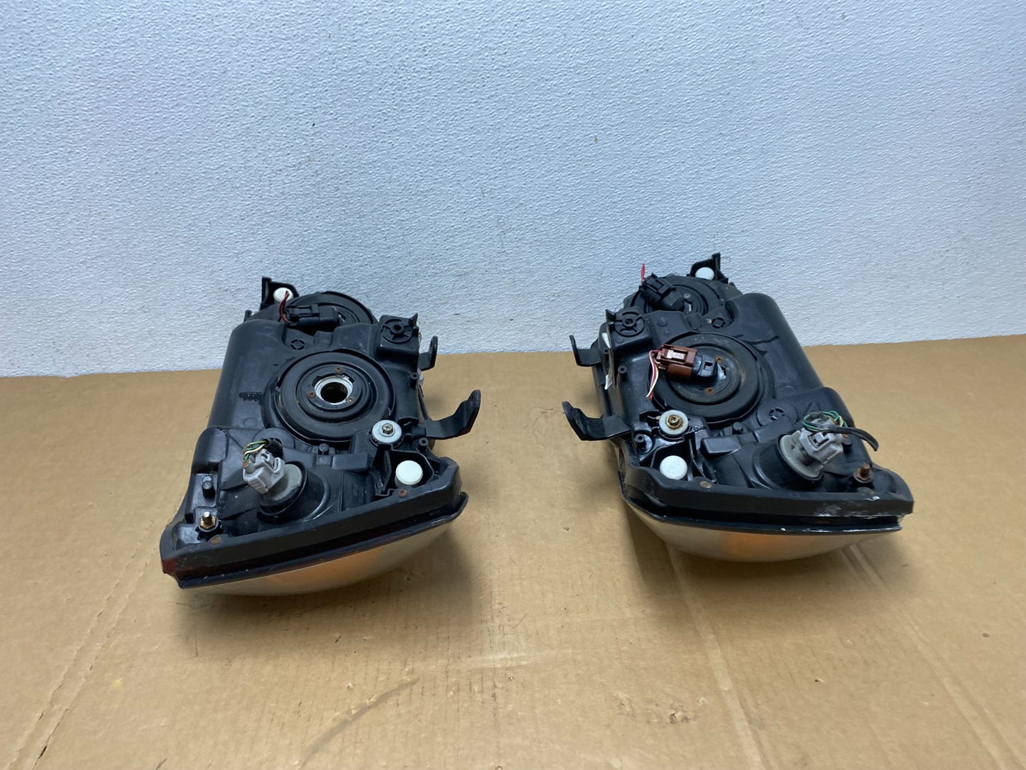2004 2005 2006 Toyota Highlander Headlights Left+Right Side AC8425 DW9