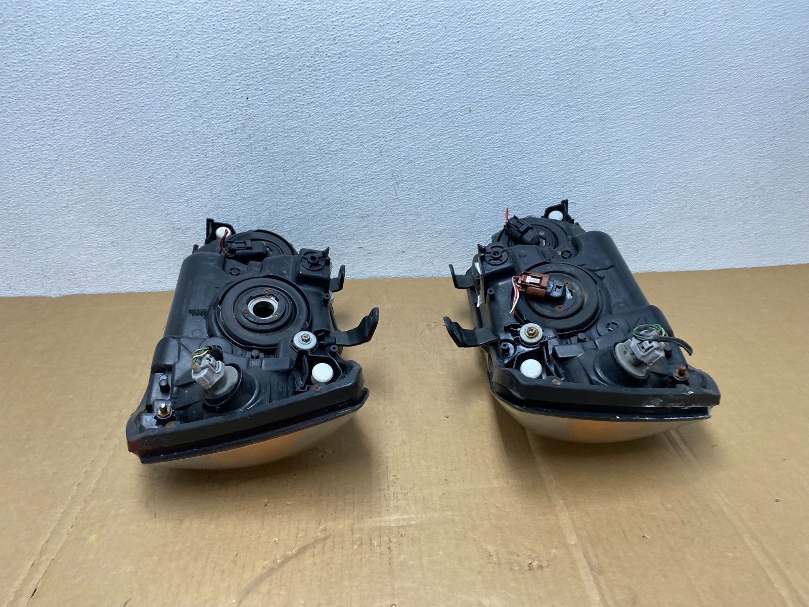 2004 2005 2006 Toyota Highlander Headlights Left+Right Side AC8425 DW9