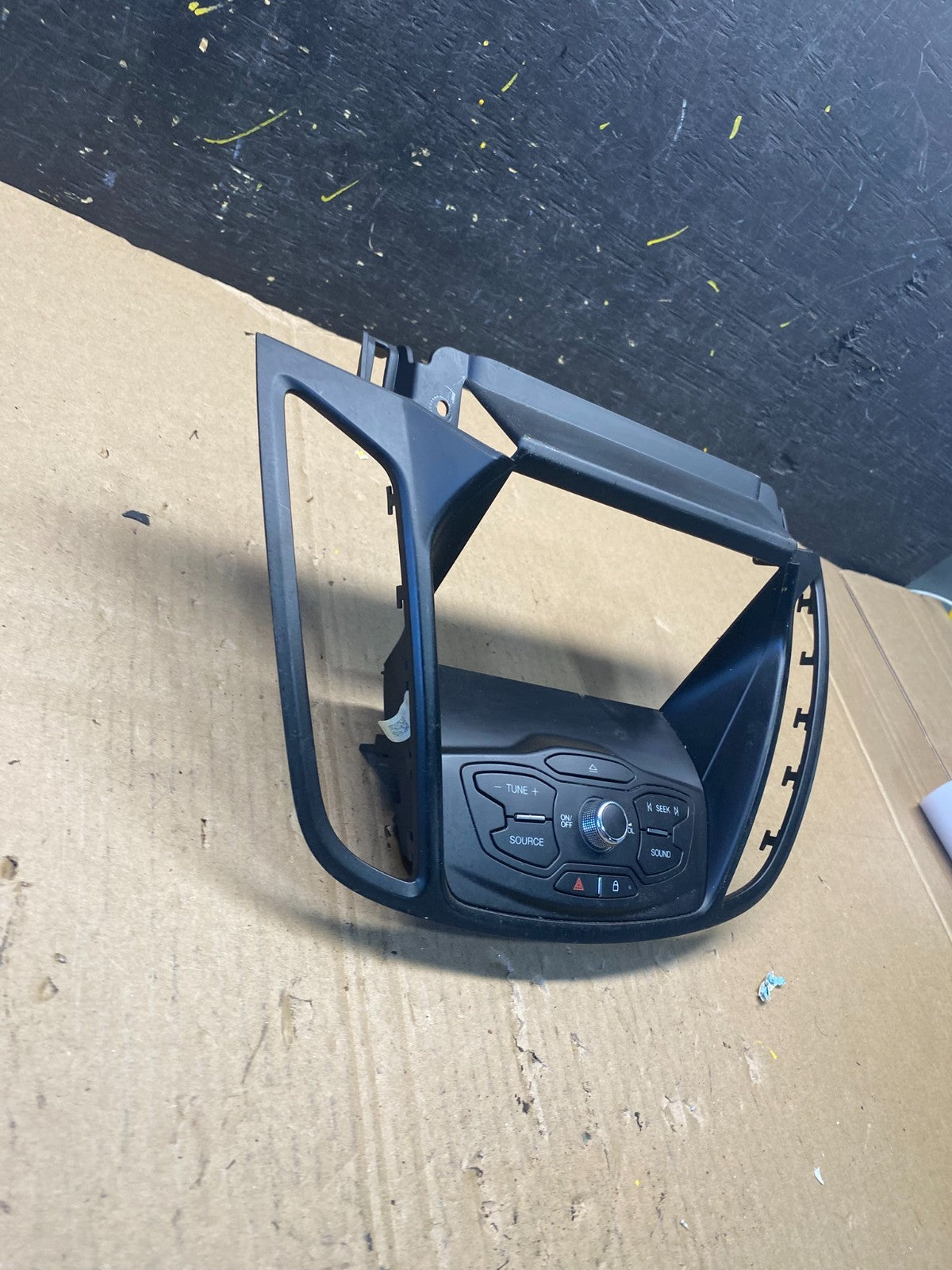 2013 2014 2015 2016 Ford Escape Dash Radio Control Panel Bezel t1363 DG2