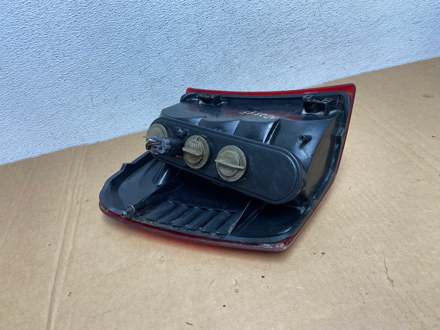 1999-2004 Jeep Grand Cherokee WJ Right Passenger Rh Tail Light AD2585 LK5