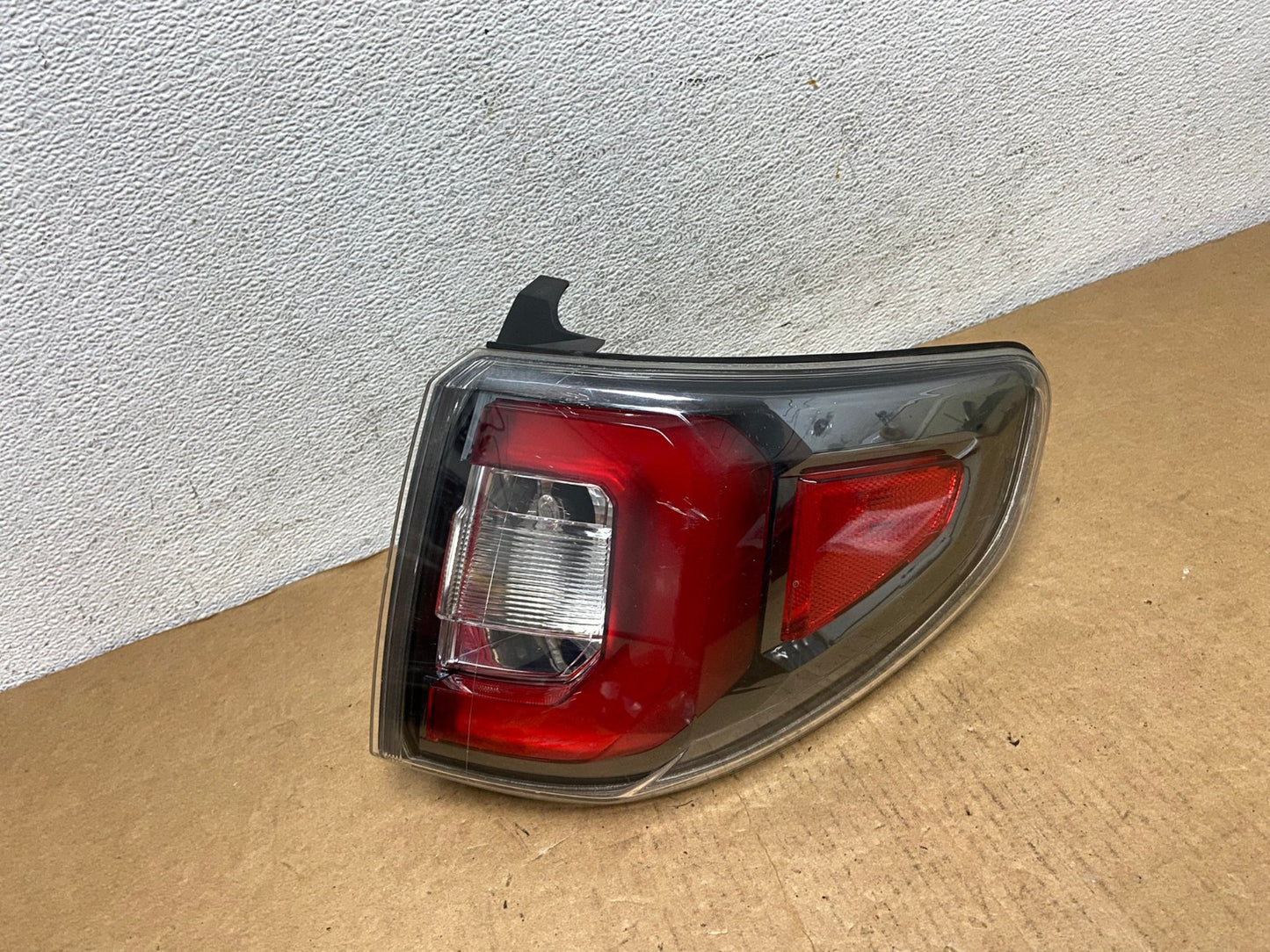 2013 to 2016 GMC Acadia Right Passenger RH Side Tail Light AD4494 LK0