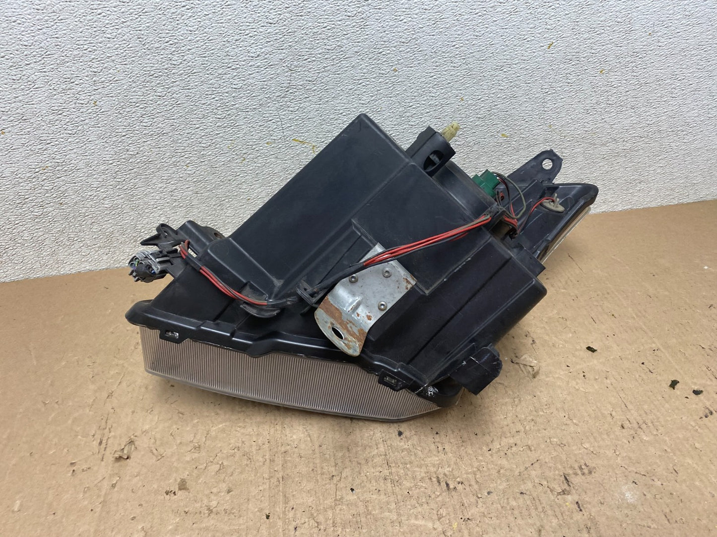 2010 2011 2012 Nissan Sentra Halogen Right Passenger Black Headlight Q2858 DW12