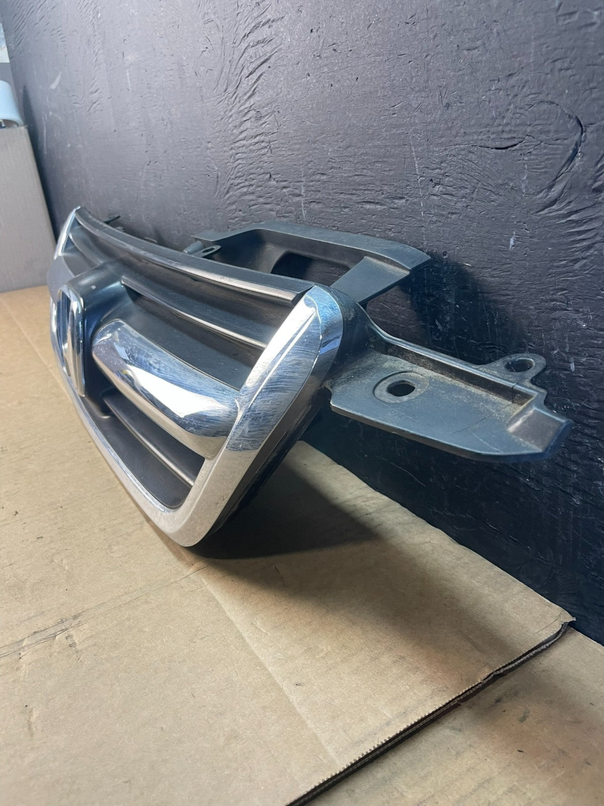 2002 to 2004 Honda CR-V CRV Front Upper Grille Grill Chrome AC5094 DG2