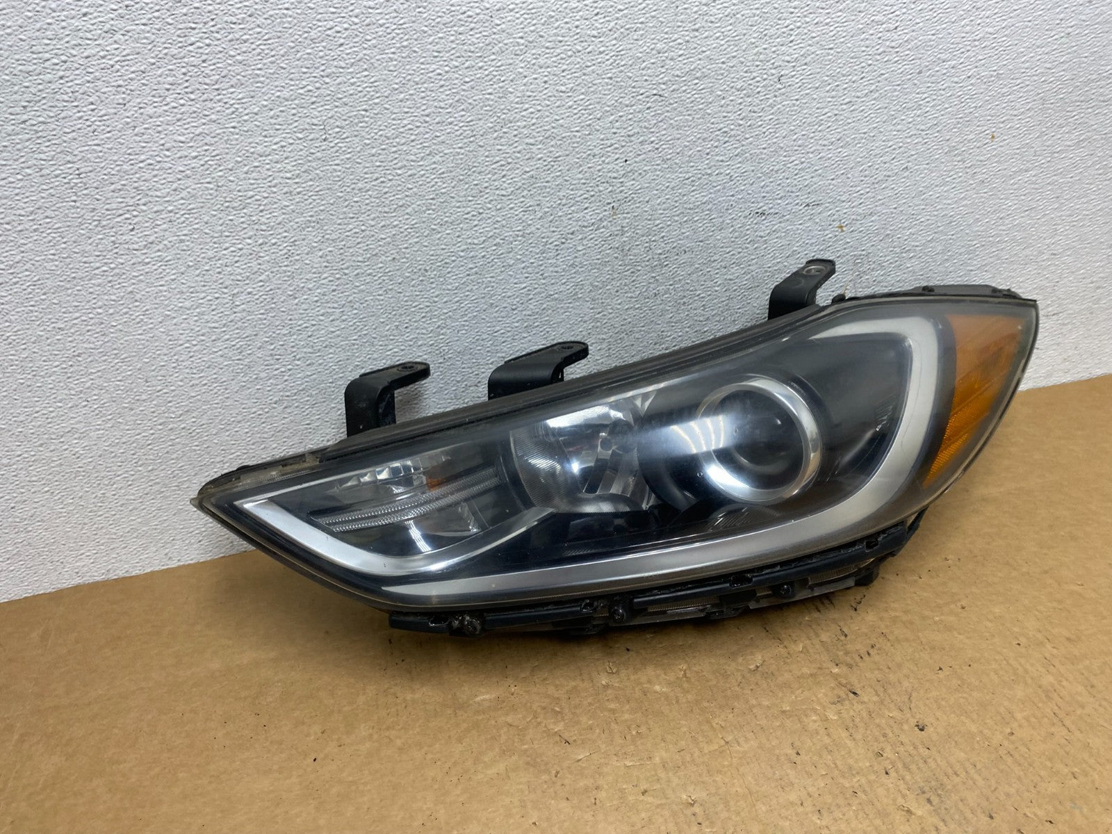 2017 - 2018 Hyundai Elantra Left Driver LH Side Headlight AD4628 DW2