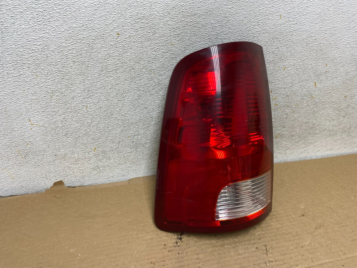 2010 to 2018 Dodge Ram 1500 Left Driver LH Side Tail Light AH8112 DW1