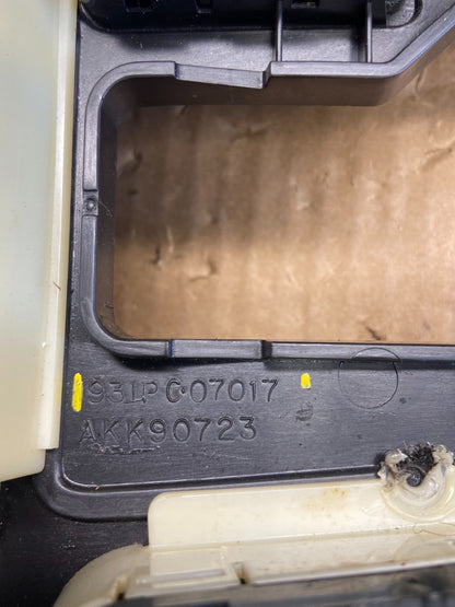 2007-2008 Suzuki XL-7 Center Console Climate Control Shifter Panel Trim AD21945