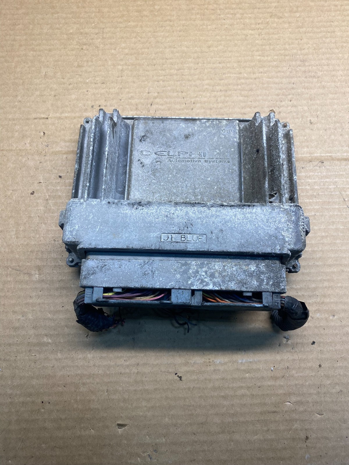2001-2002 Silverado Tahoe Engine Computer Module 12200411 ECM ECU AF6793 DW1