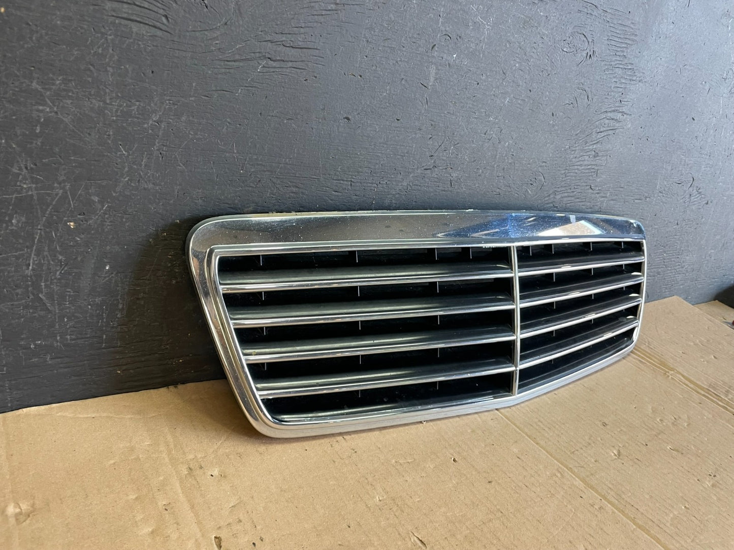 1997-2003 Mercedes Clk-Class CLK320 CLK350 Front Upper Grill Grille ad8496 DG2