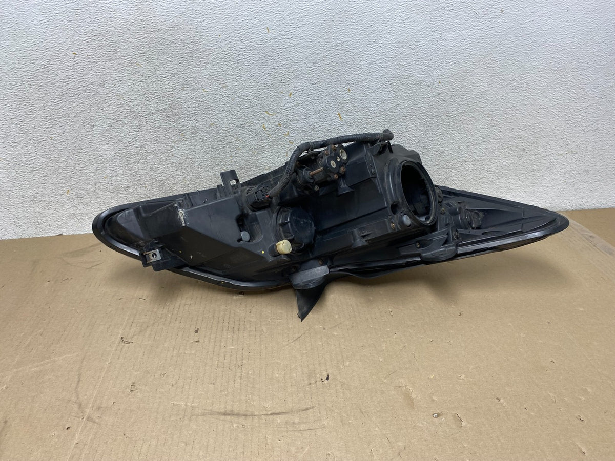 2009 - 2011 Hyundai Genesis Left Driver LH Halogen Headlight AH6728 DW4