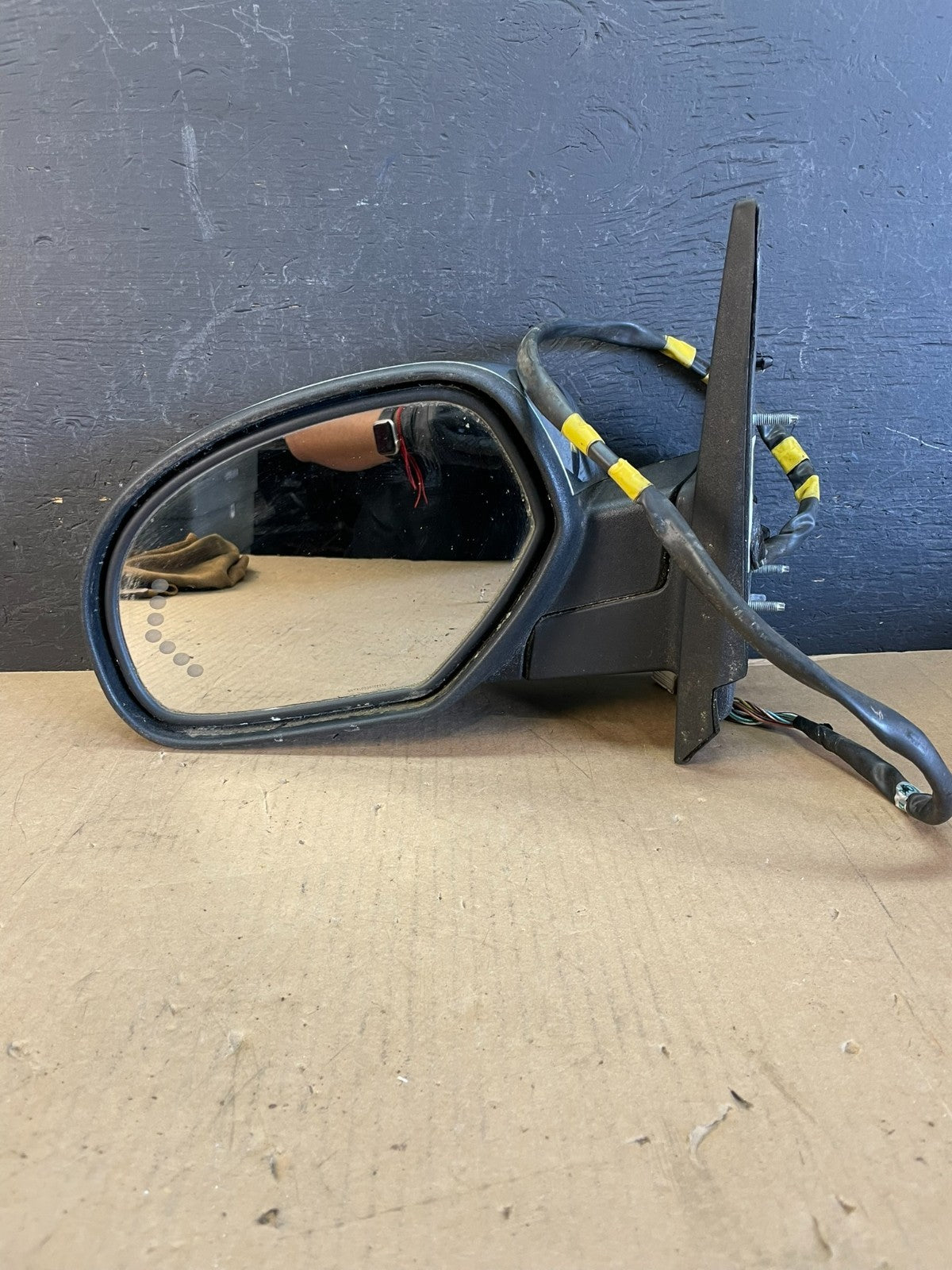 2007 to 2008 Gmc Yukon Left Driver LH Side View Door Turn Mirror AD5611 DW6