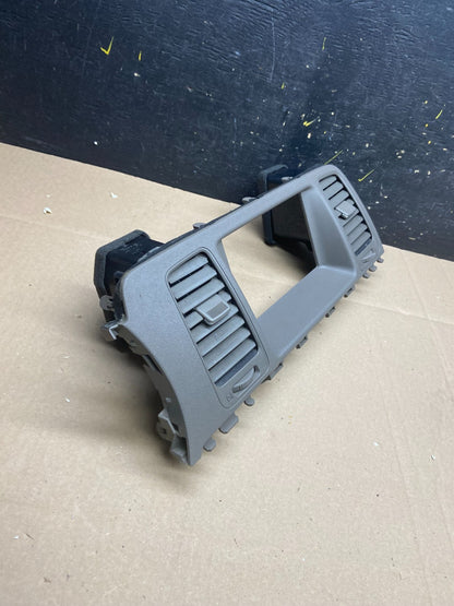 2009-2014 Nissan Murano Radio Center Console Display Bezel Air Vent OEM T9104 DG1