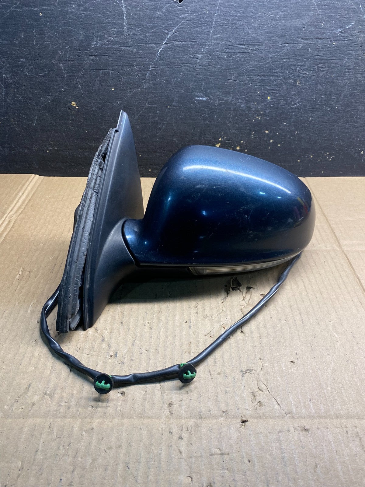 2006-2010 Volkswagen Jetta Left Driver View Door Mirror OEM AB0607 MS0