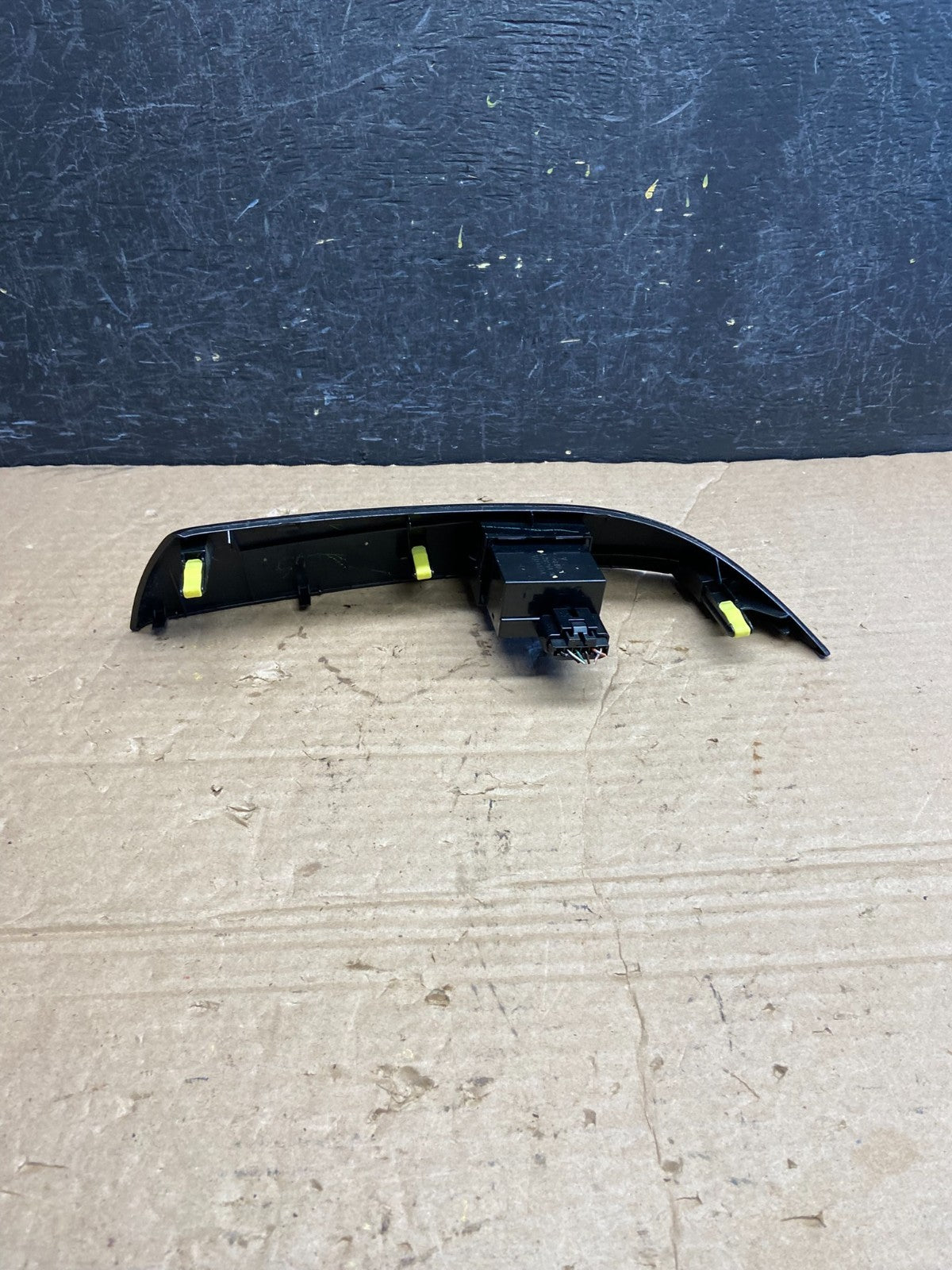 2004 to 2010 Toyota Sienna Right Side Radio Switches Bezel Trim AF2121 DG1