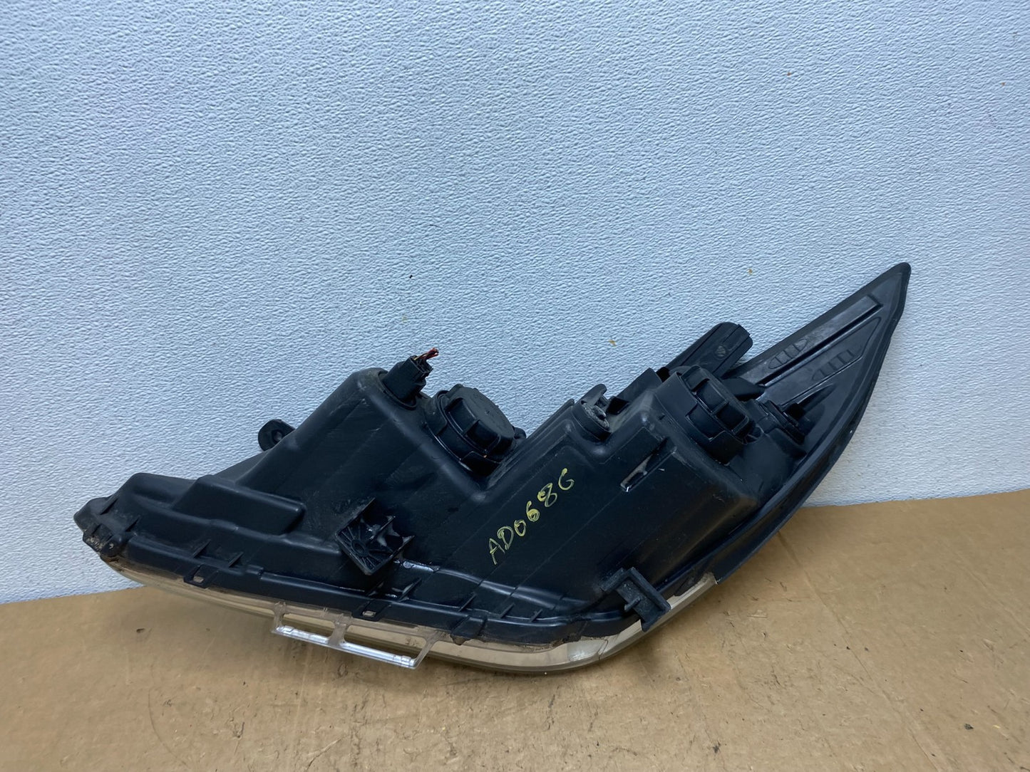 2011 - 2014 Hyundai Sonata Right Passenger Rh Side Headlight Halogen AD0686 DW7