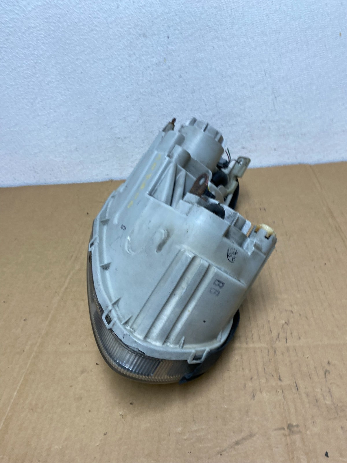 2002 to 2005 Hyundai Sonata Left Driver LH Side Headlight Halogen AC7506 DW6
