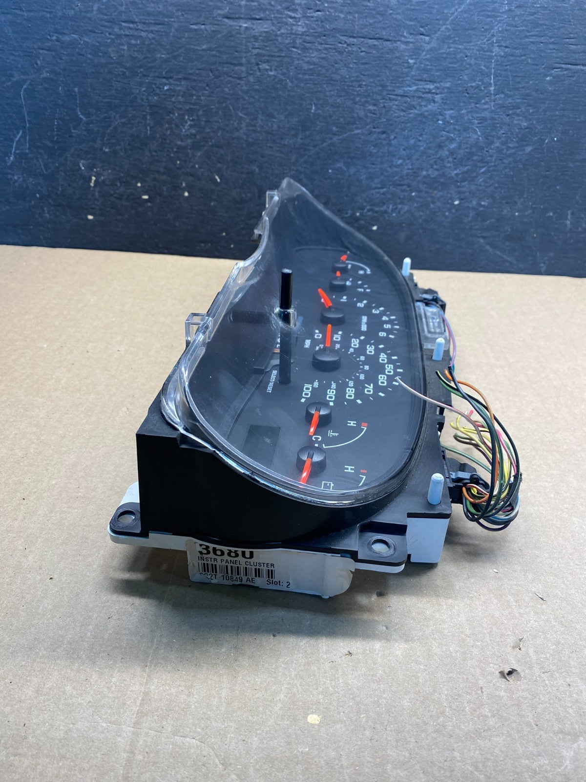 2004 to 2008 Ford E150 E250 Gauge Speedometer Cluster AG3880 DG2
