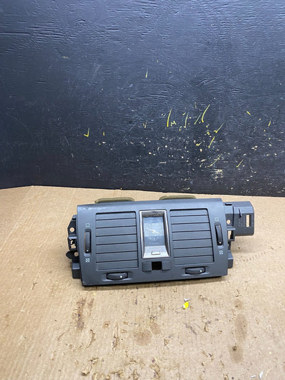 2006 to 2011 Cadillac DTS Dash Center Air Vent Heater Bezel OEM Z7115  DG0