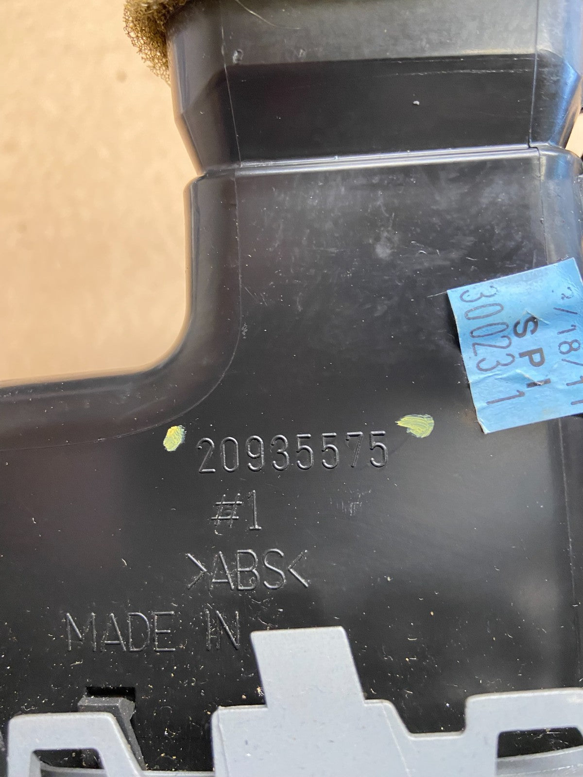2007 to 2014 Silverado Front Left Driver Headlight Switch Air Vent AF2419 DG4