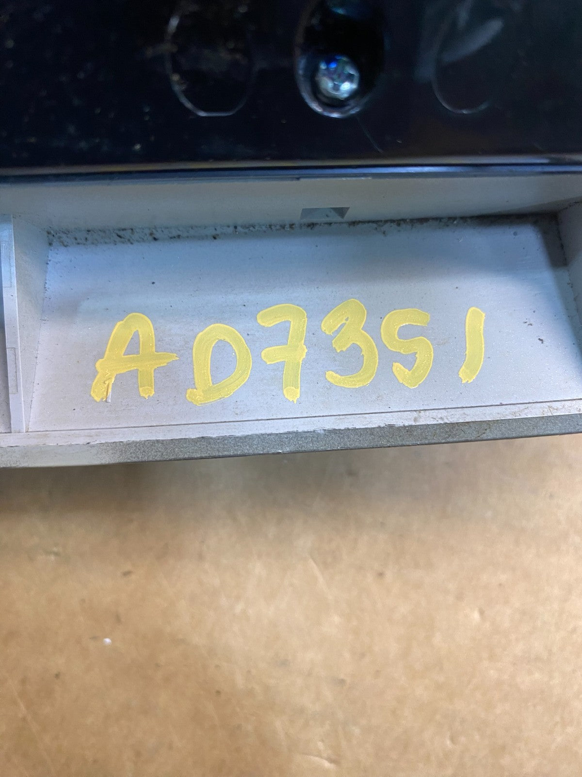 2007 to 2009 Toyota Camry Radio CD Player Climate Control Bezel ad7351 DG7