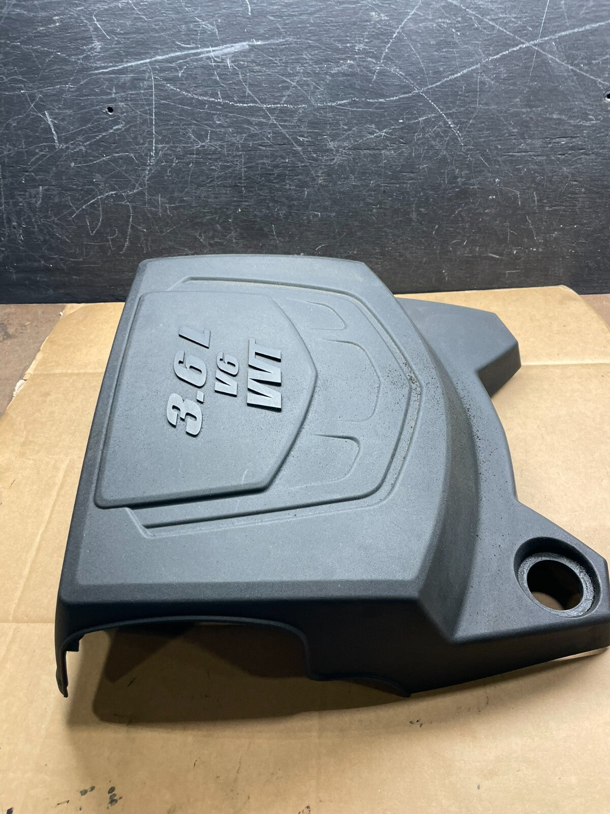2008 to 2009 Saturn Vue 3.6L Engine Motor Cover L3581 DG2