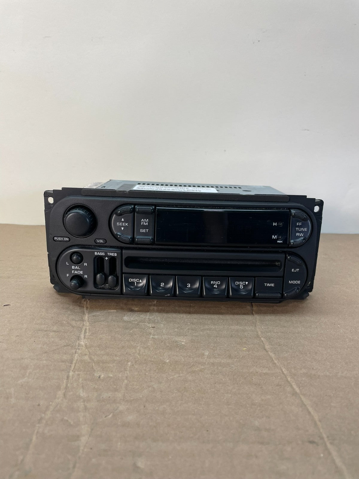 2002 - 2006 Chrysler Dodge Jeep Ram Radio CD Player AM/FM Receiver AI0530 DG0