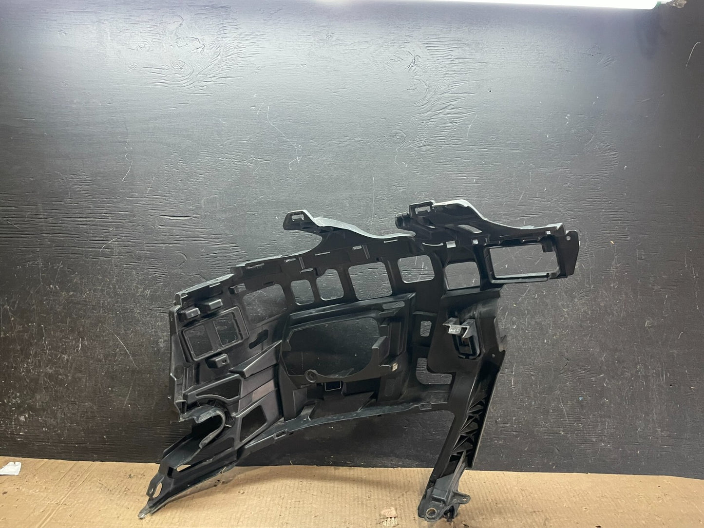 2013-2016 Mercedes GL450 X164 Front Right Bumper Bracket Support Frame OEM i78353