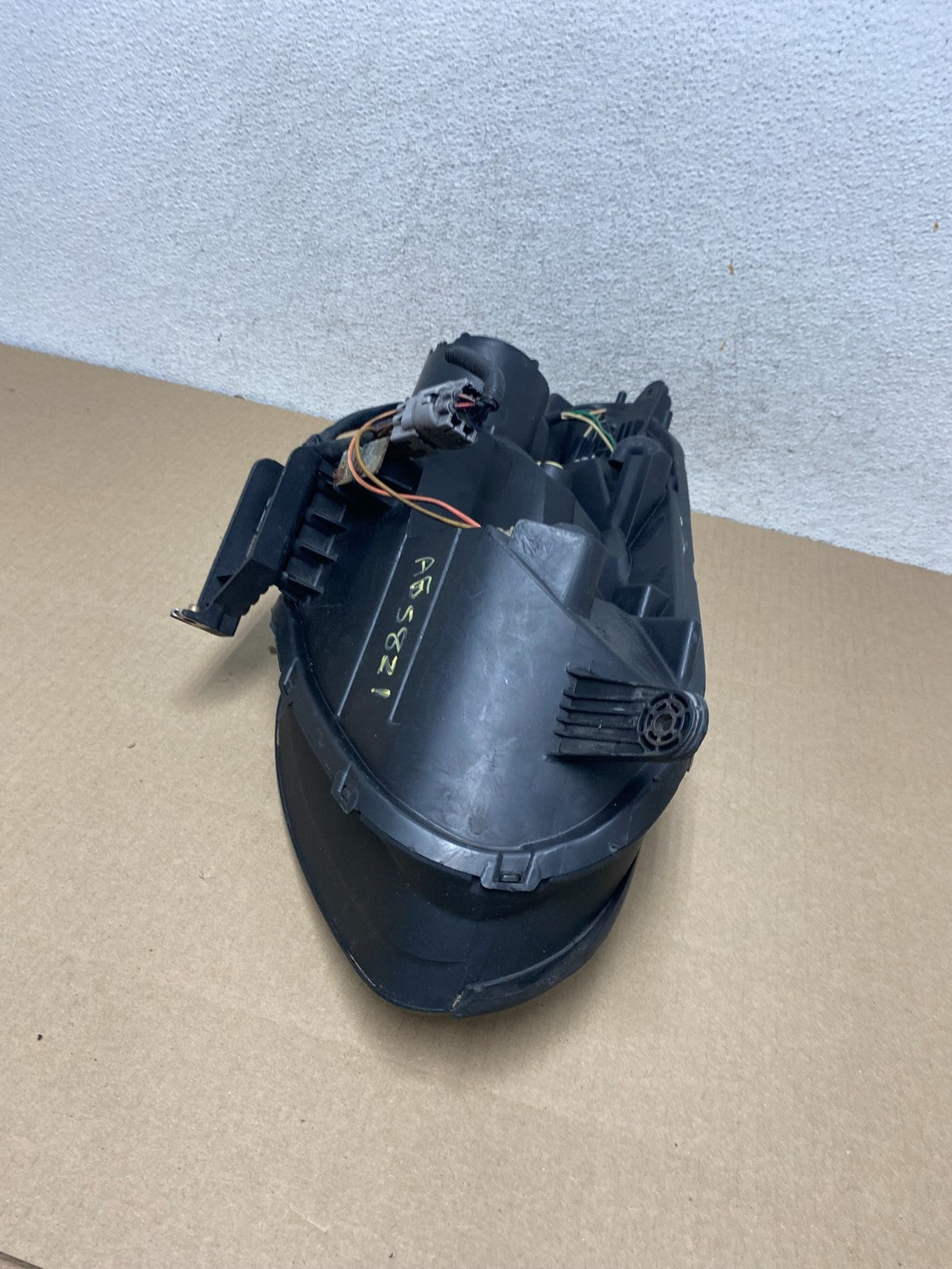 2006 - 2007 Subaru Tribeca B9 Left Driver LH Side Halogen Headlight AG58216