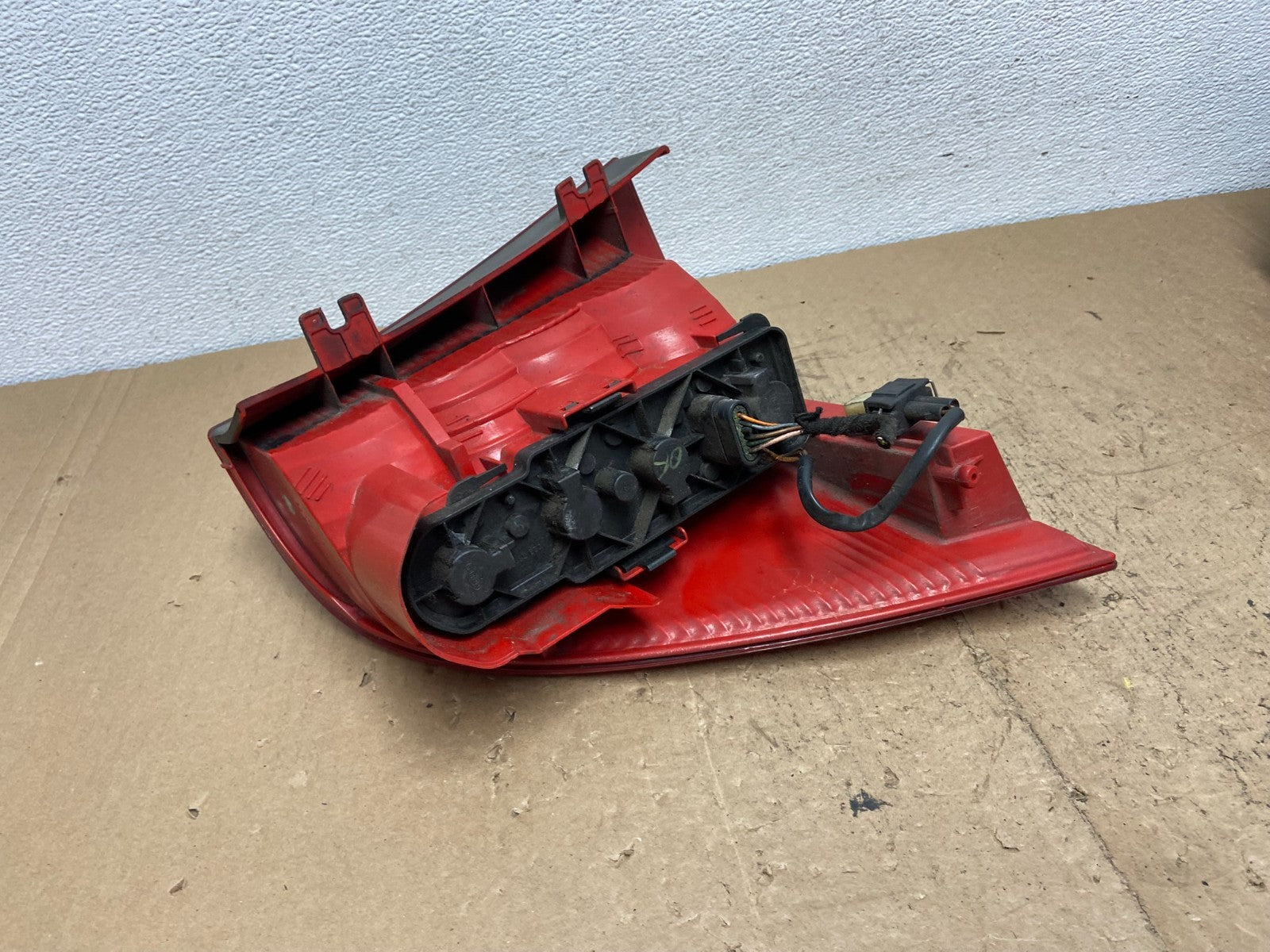 2002-2005 Mercedes ML 350 Ml-Class Right Passenger Rh Side Tail Light AC7349 DW4
