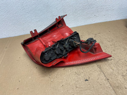 2002-2005 Mercedes ML 350 Ml-Class Right Passenger Rh Side Tail Light AC7349 DW4