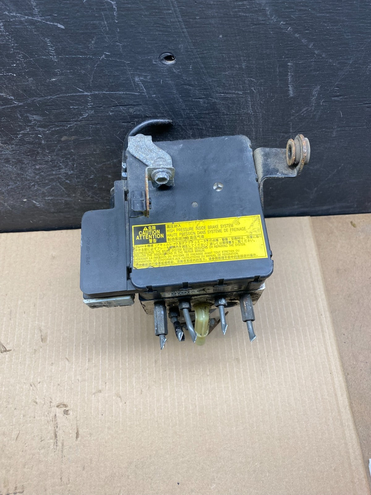 2004 - 2009 Toyota Prius ABS Brake Pump Anti Lock Module AH7375 DG0