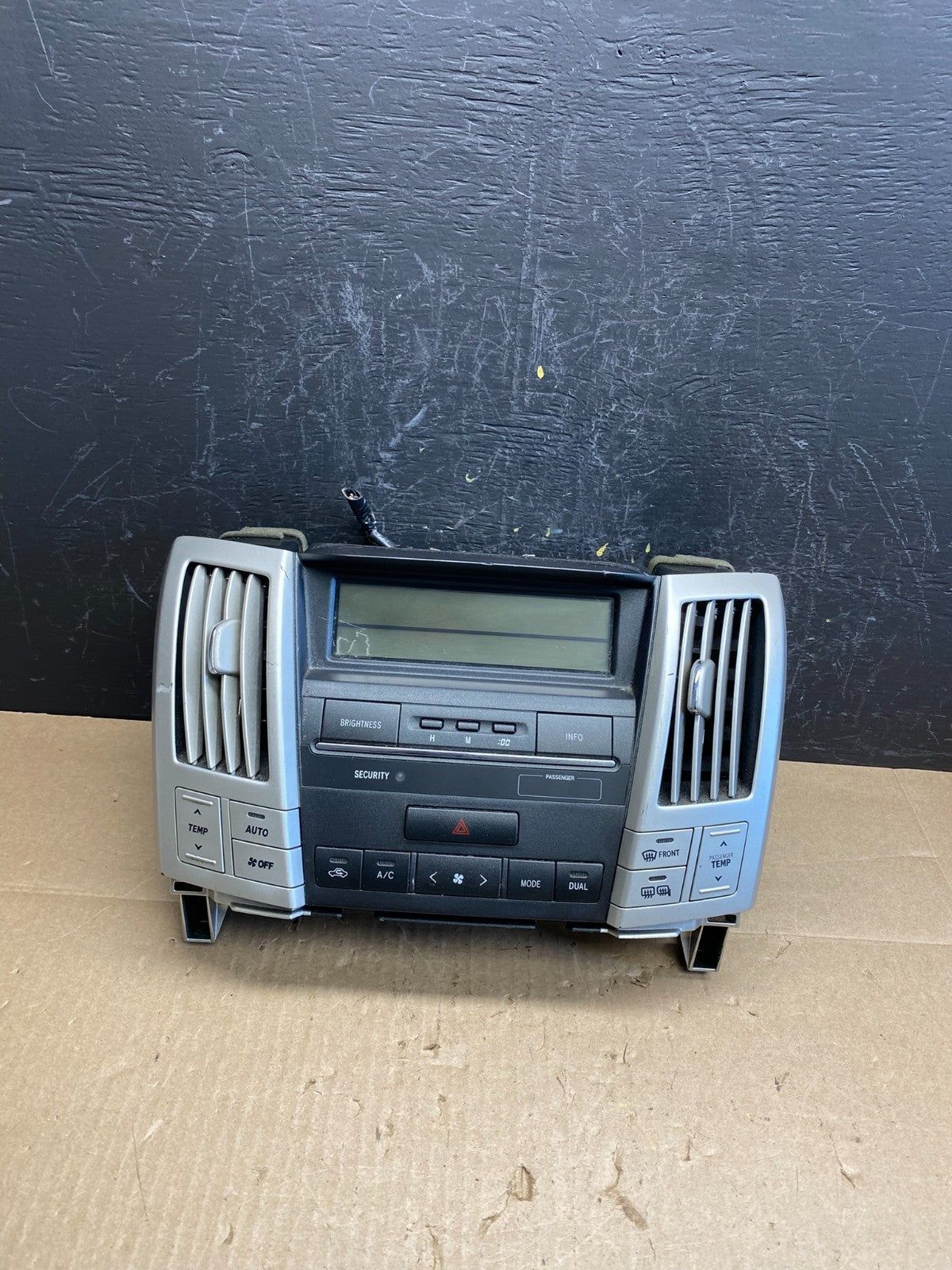 2006 to 2007 Lexus RX400H Radio Navigation Screen Climate Control AC6448 DG0