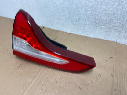 2014 - 2015 Kia Sorento SX Right Passenger Side Inner Tail Light AE9145 LK1