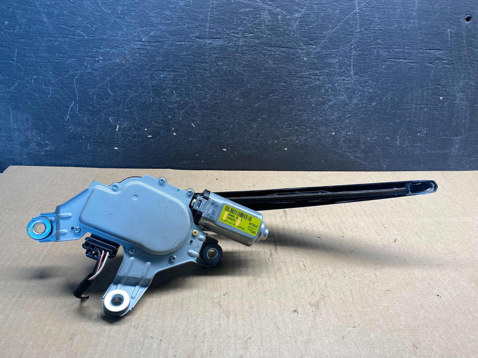 2010 to 2016 Cadillac SRX Rear Windshield Washer Wiper Motor AG9668 DG5