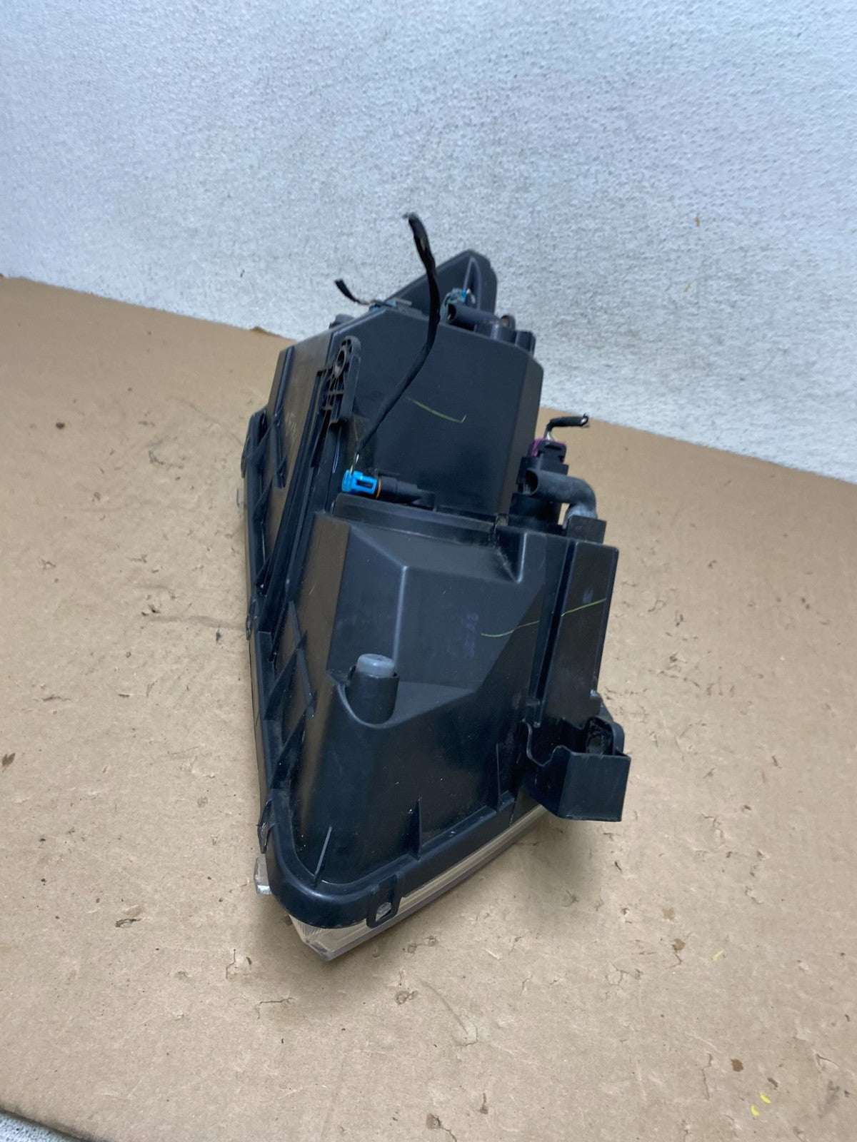2009 to 2017 Dodge Journey Headlight Left Driver Lh Side Halogen AG4481 DW6