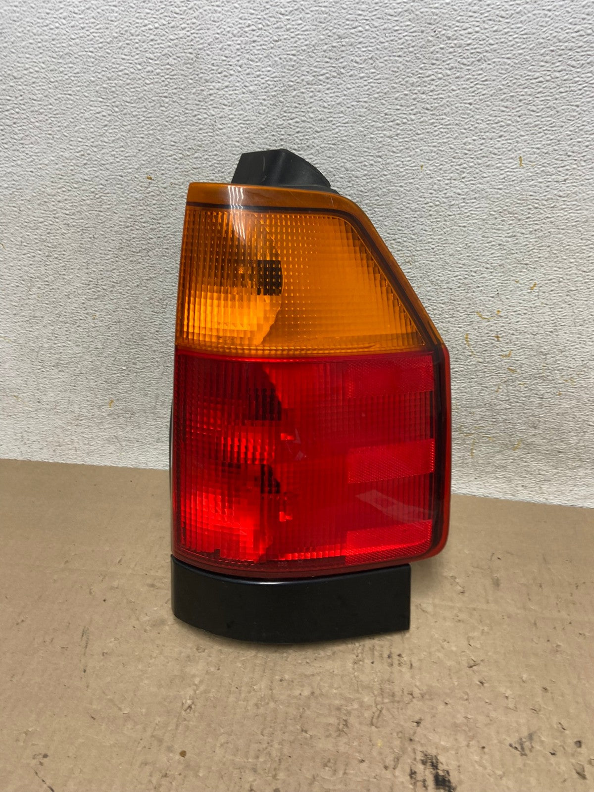 2002-2009 GMC Envoy Right Passenger RH Side Tail Light AI2404 LK0