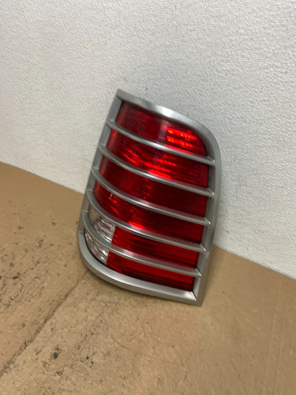 2002 2003 2004 2005 Mercury Mountaineer Right Passenger Tail Light AC7422 DW1