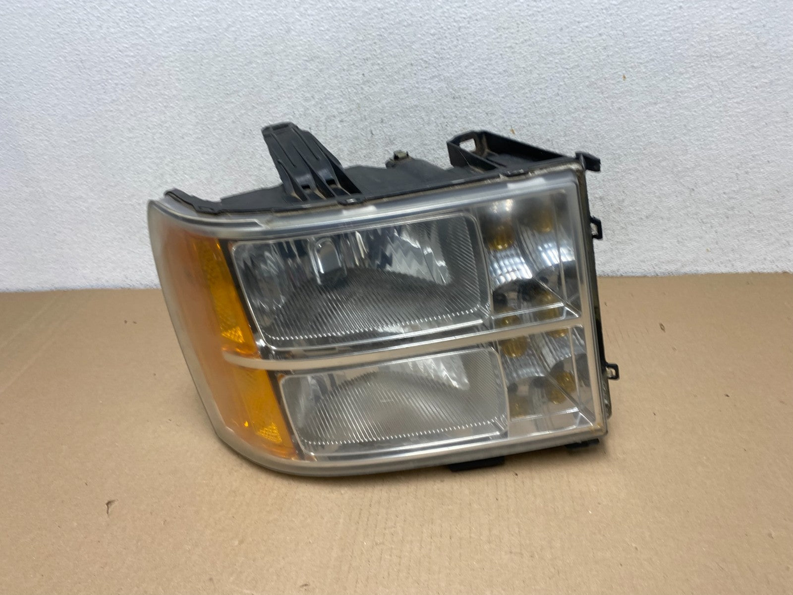 2007 - 2014 GMC Sierra Right Passenger RH Halogen Headlight AF3034 DW0