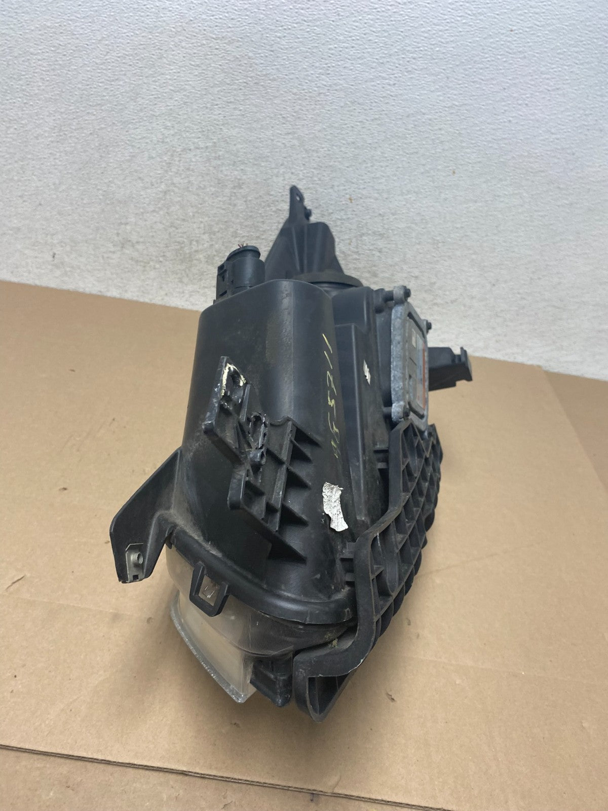 2013 - 2016 Ford Escape Headlight Right Passenger RH Side Xenon HID AG5711 DW9