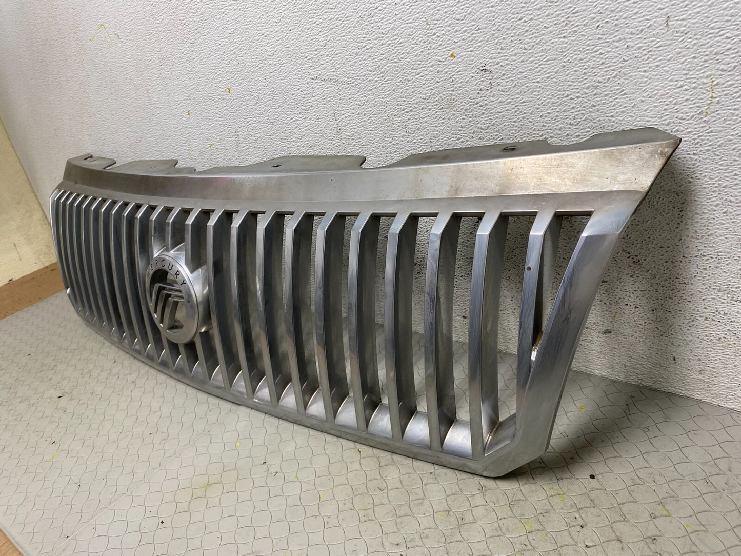 2002 to 2005 Mercury Mountaineer Front Upper Grill Grille Oem A1414 DG12