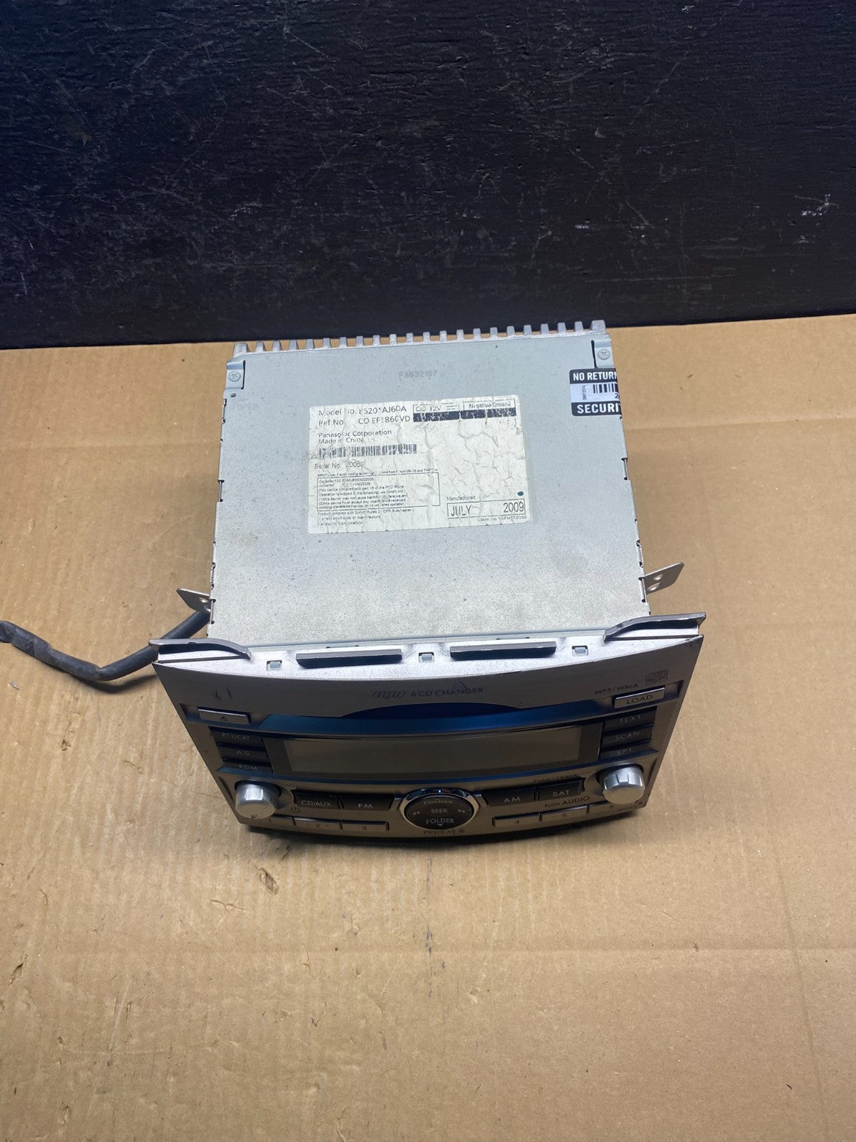 2010 to 2012 Subaru Legacy AM FM CD MP3 Radio Player AD1590 DW3