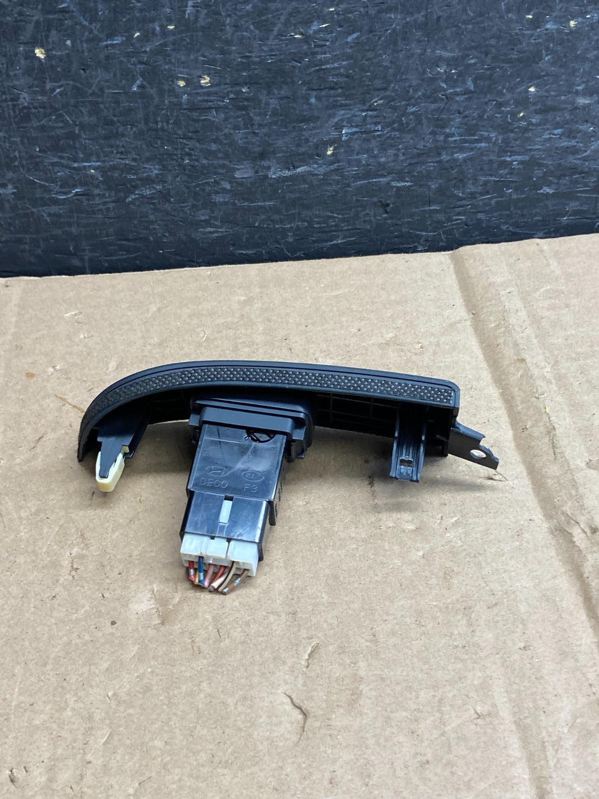 2006-2008 Hyundai Sonata Hazard Hread Light Lamp Control Switch Bezel ai6083 DG1