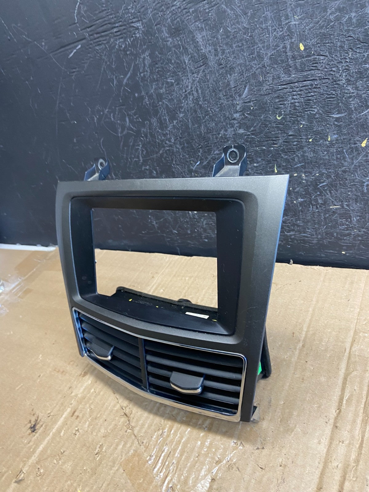 2010 - 2012 Lincoln Mkt Center Dash Gps Radio Bezel Panel Air Vent AE1962 DG2