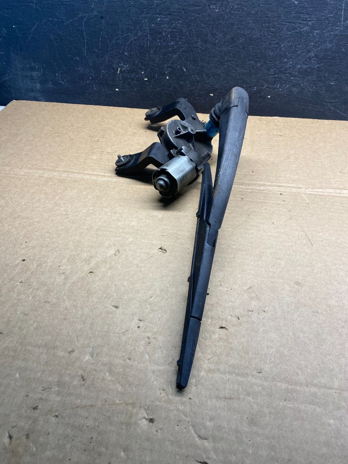 2010 - 2015 Hyundai Tucson Rear Glass Windshield Wiper Motor AF5339 DG2