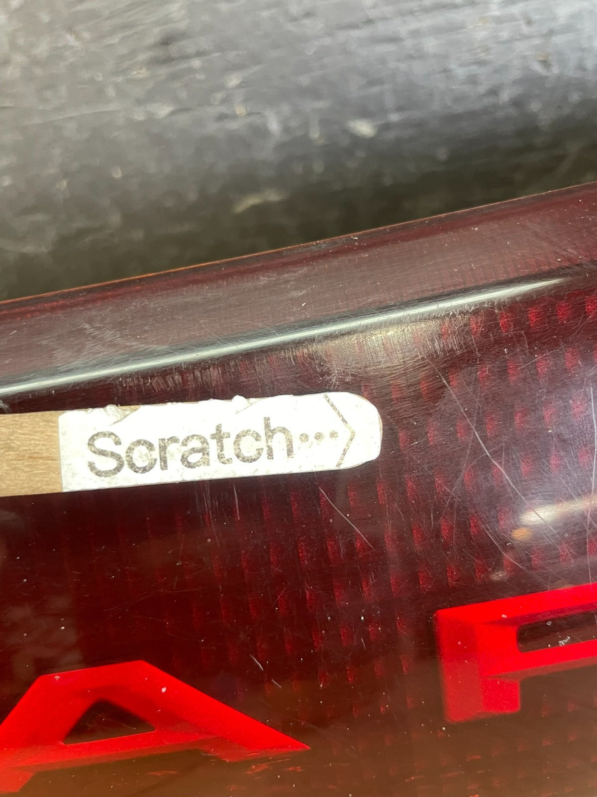 2002 - 2004 Subaru Outback Trunk Hatch Lid Tail Light Panel Center AC9688 DG3