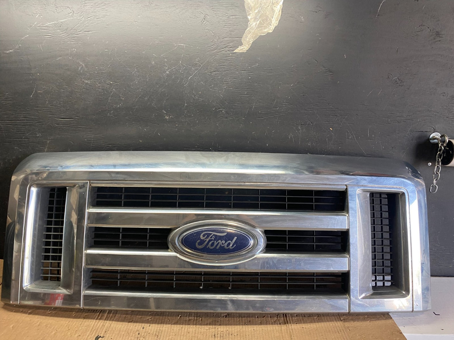 2008 to 2014 Ford Econoline E150 E250 Front Upper Chrome Grill Grille P8781 DG0